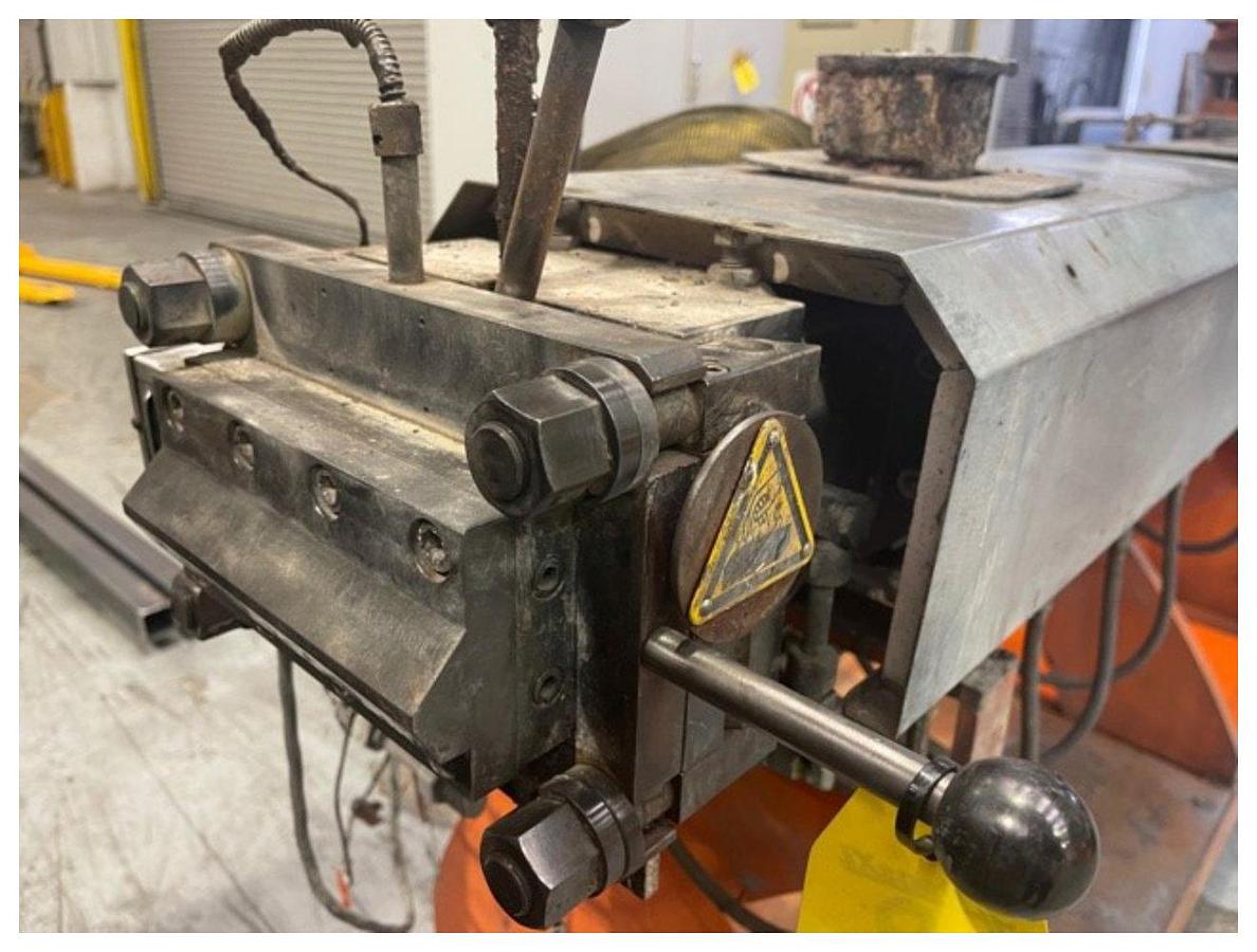 Used 40mm Leistritz model ZSE Maxx 40 twin screw compounding extruder. 36L/d Ratio. Single vent. 2011 Electrically heated barrel. Water cooling.