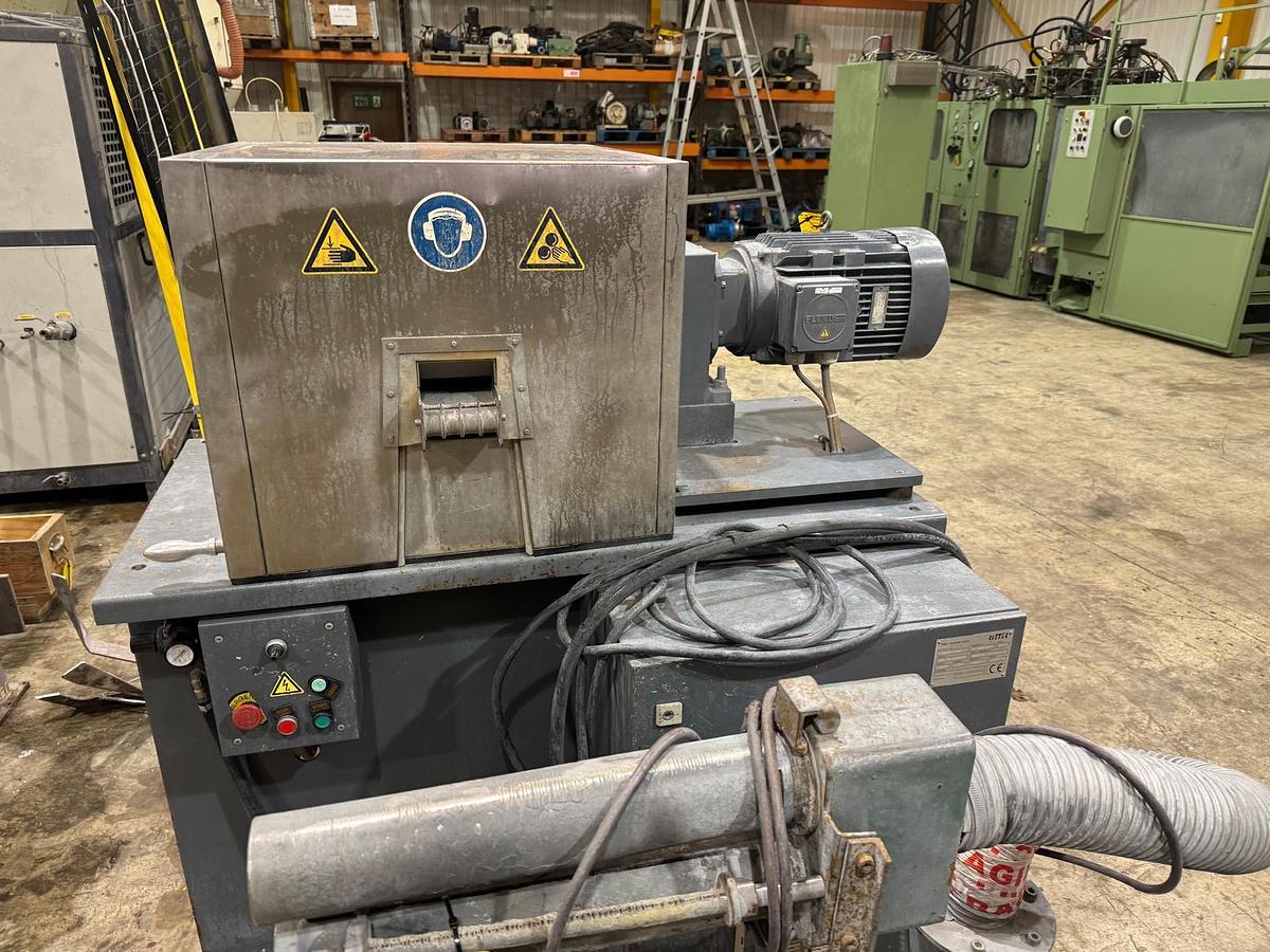 Used 85mm Pelletising Line. 85mm Kweenb Extruder2010. 350mm Wide Water Bath. Air Knife. Rieter "Automatik" Pelletiser. Gough Classifier.