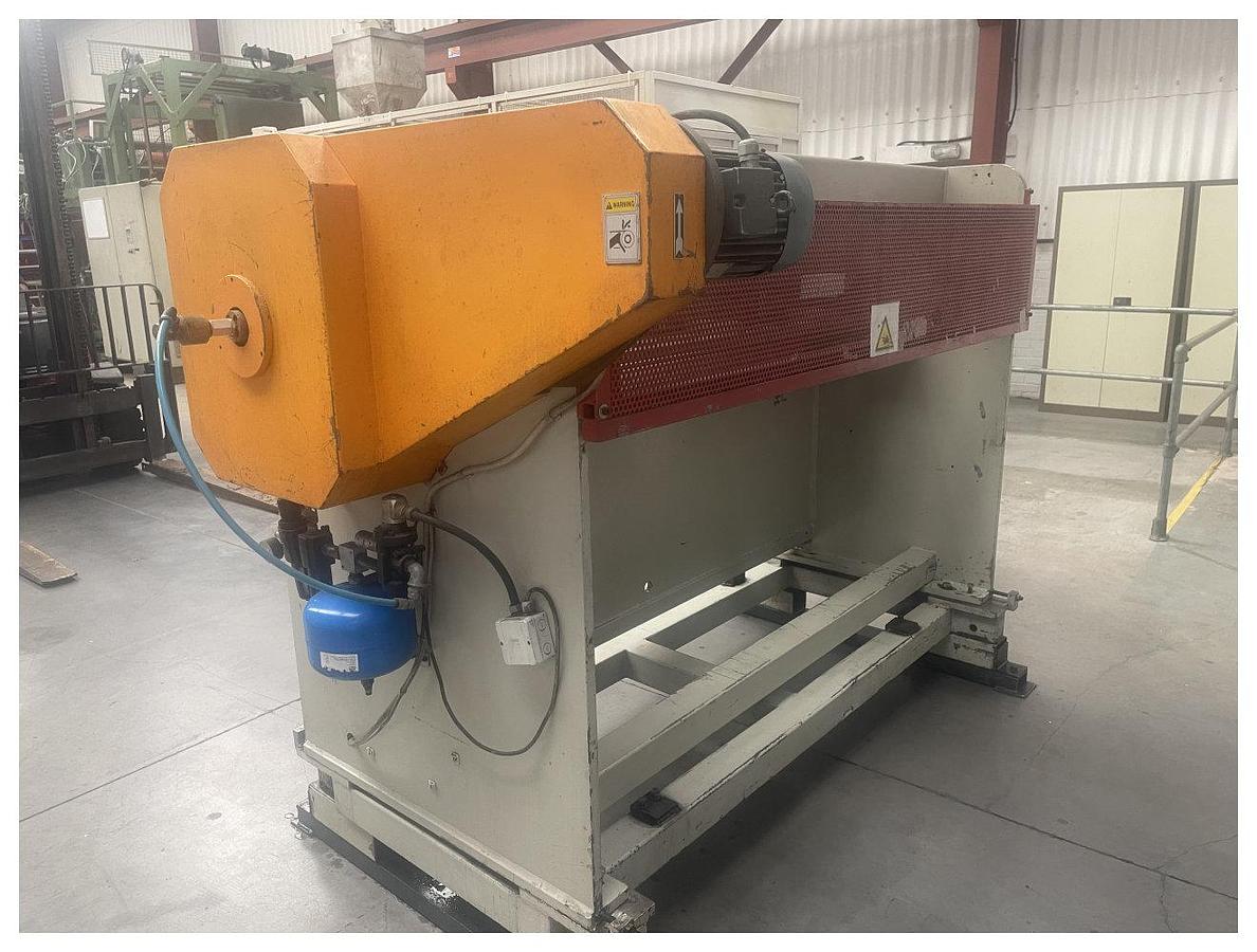 Used 1800mm Wide Caimi Model Cm1800/2 Guillotine 2003