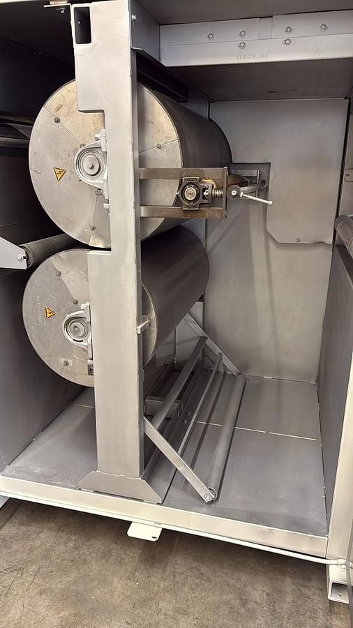 Used 900mm wide Illig model VHW 90/2 two roll preheater