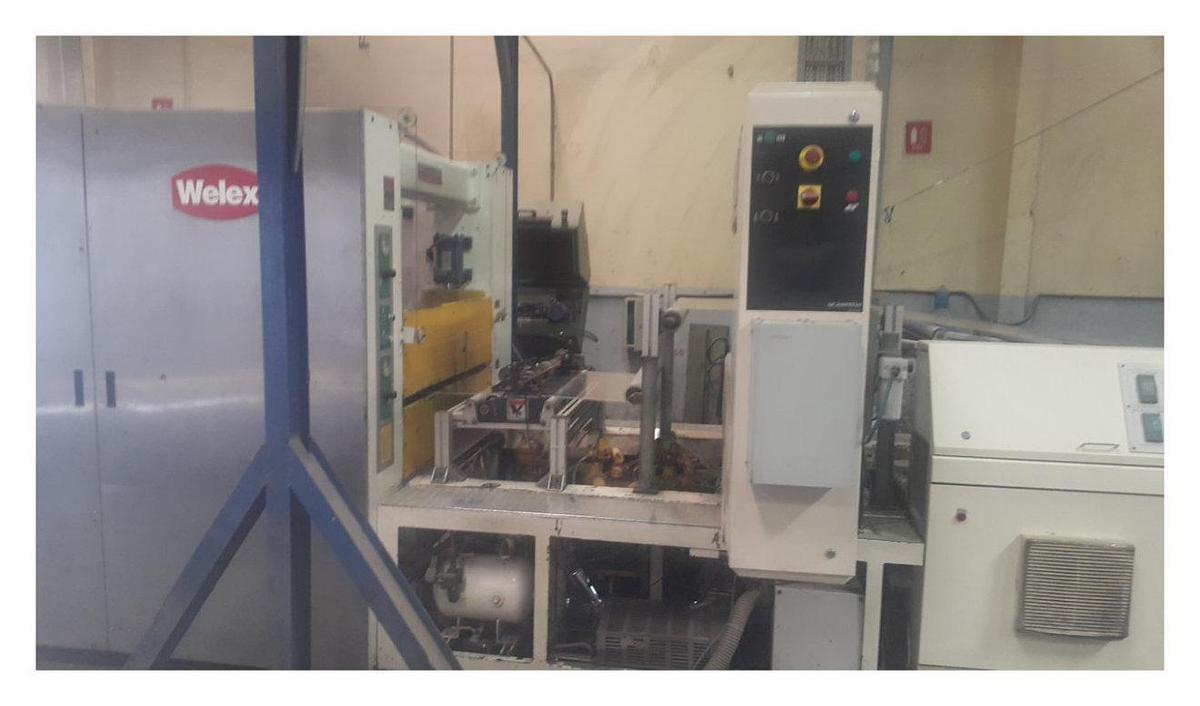 Used 1040mm Welex V-PET sheet extrusion line. 125mm ext with vac,s/changer, gear pump, 1040mm flex lip die, 300,600,600mm 3 roll stack, lam, scan, winder 2005