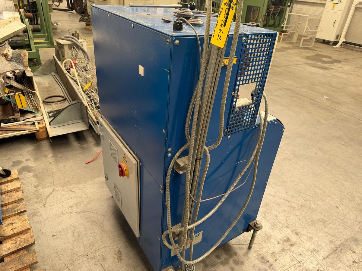 Used 75mm 2 belt Next off with top/bottom variable speed belts. Peter Gillard 