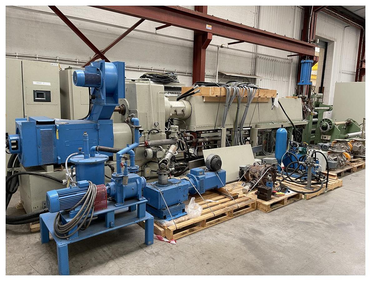 Used 120mm OMV single screw extruder vented 36D with screen changer and Maag model 90 gear pump with 20kw dc motor.