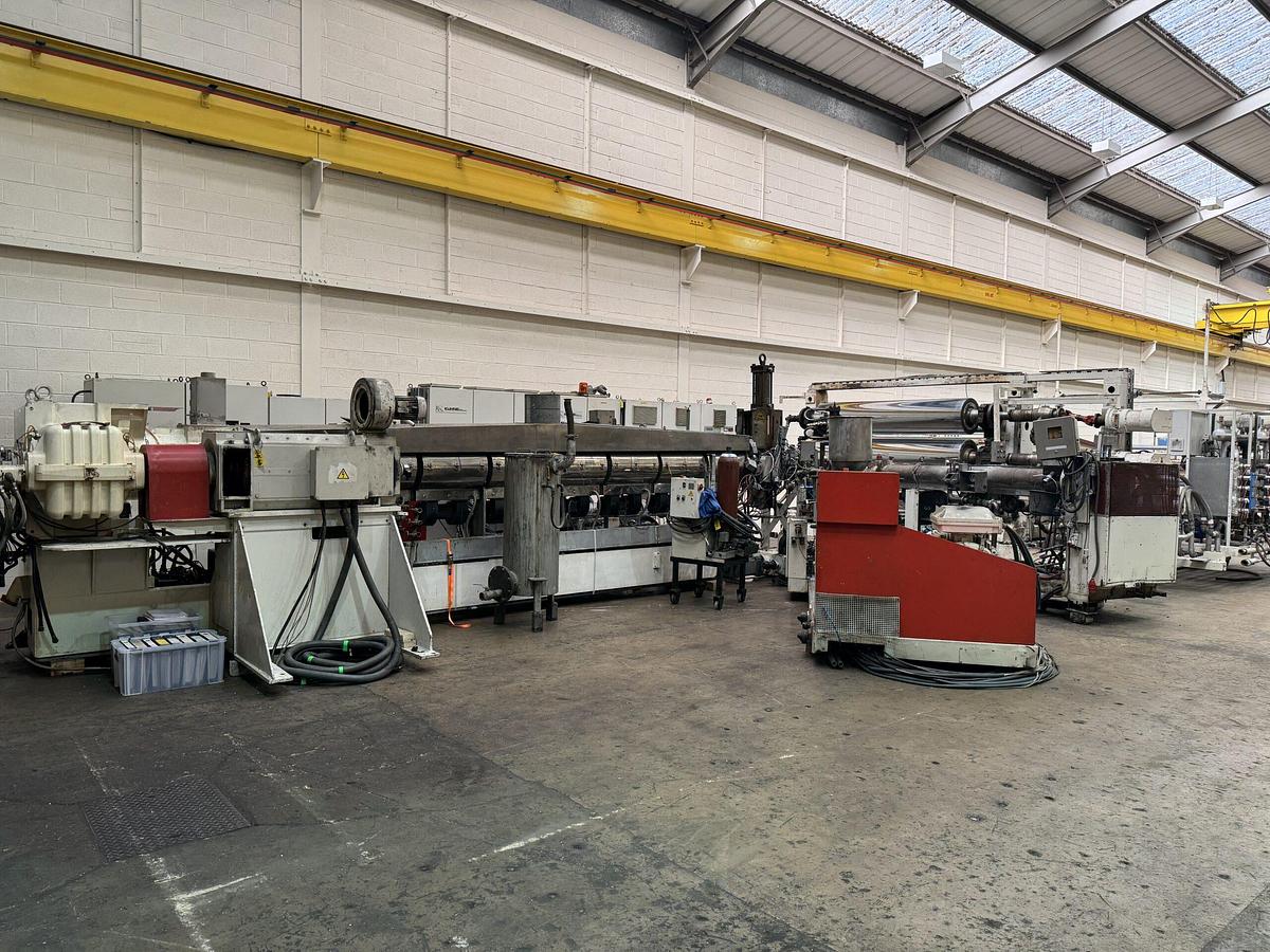 Used 2400mm wide Reifenhauser sheet extrusion with 175mm Erwepa single screw extruder, gear pump, 2400mm die, 2400mm x 500mm rolls haul off in line knives.