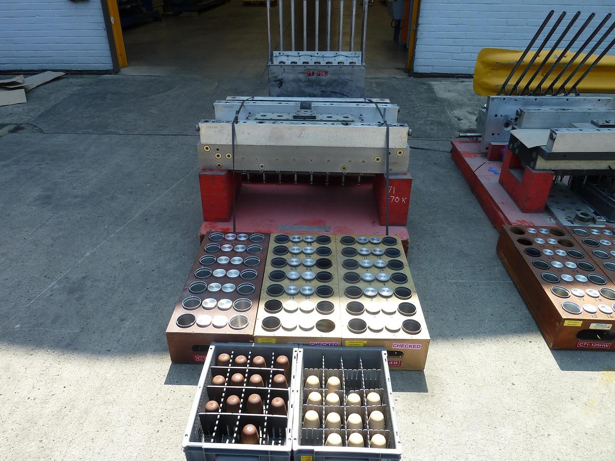 Used Illig RDM 70K 71mm 24 impression tool with stacker parts