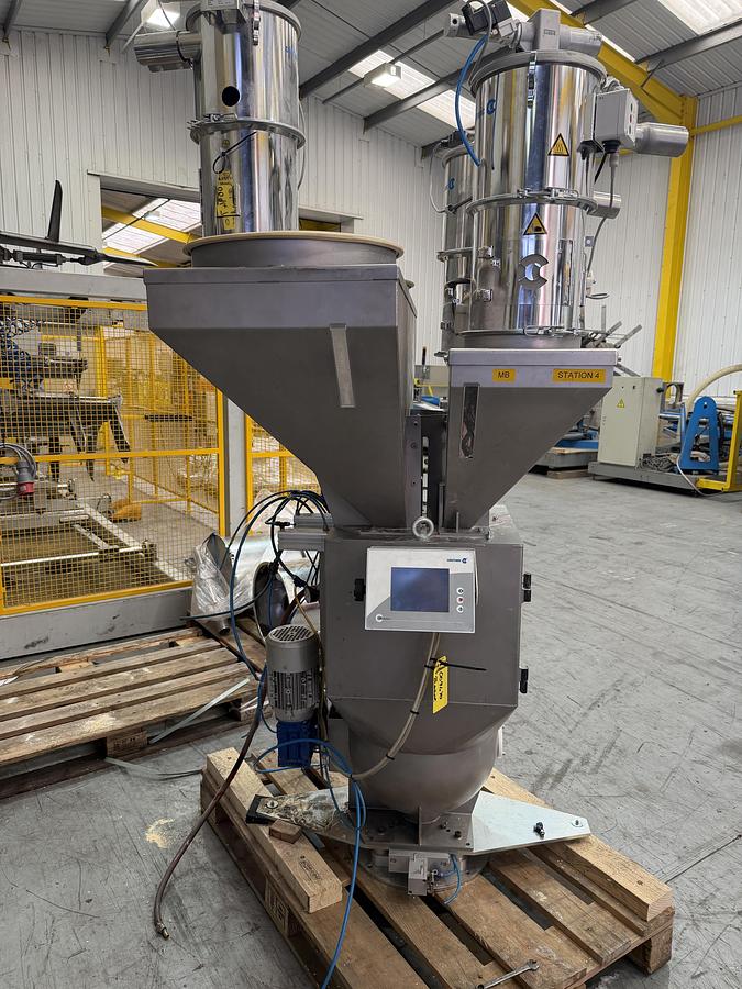 Used 4 component Colortronic gravimetric blender model UB975 with controls 2021
