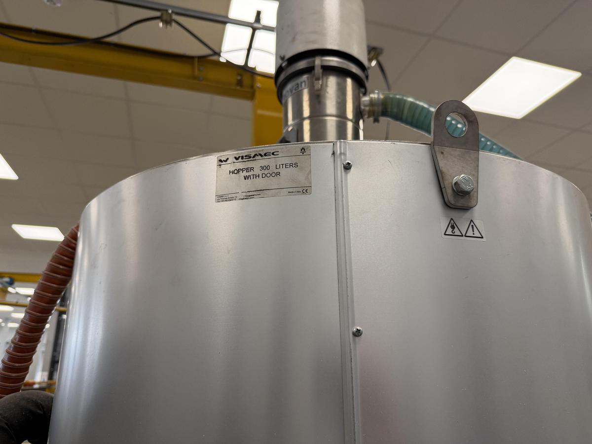 Used 300litre Vismec model Dryplus 080 6kw. Dehumidifying dryer 2017