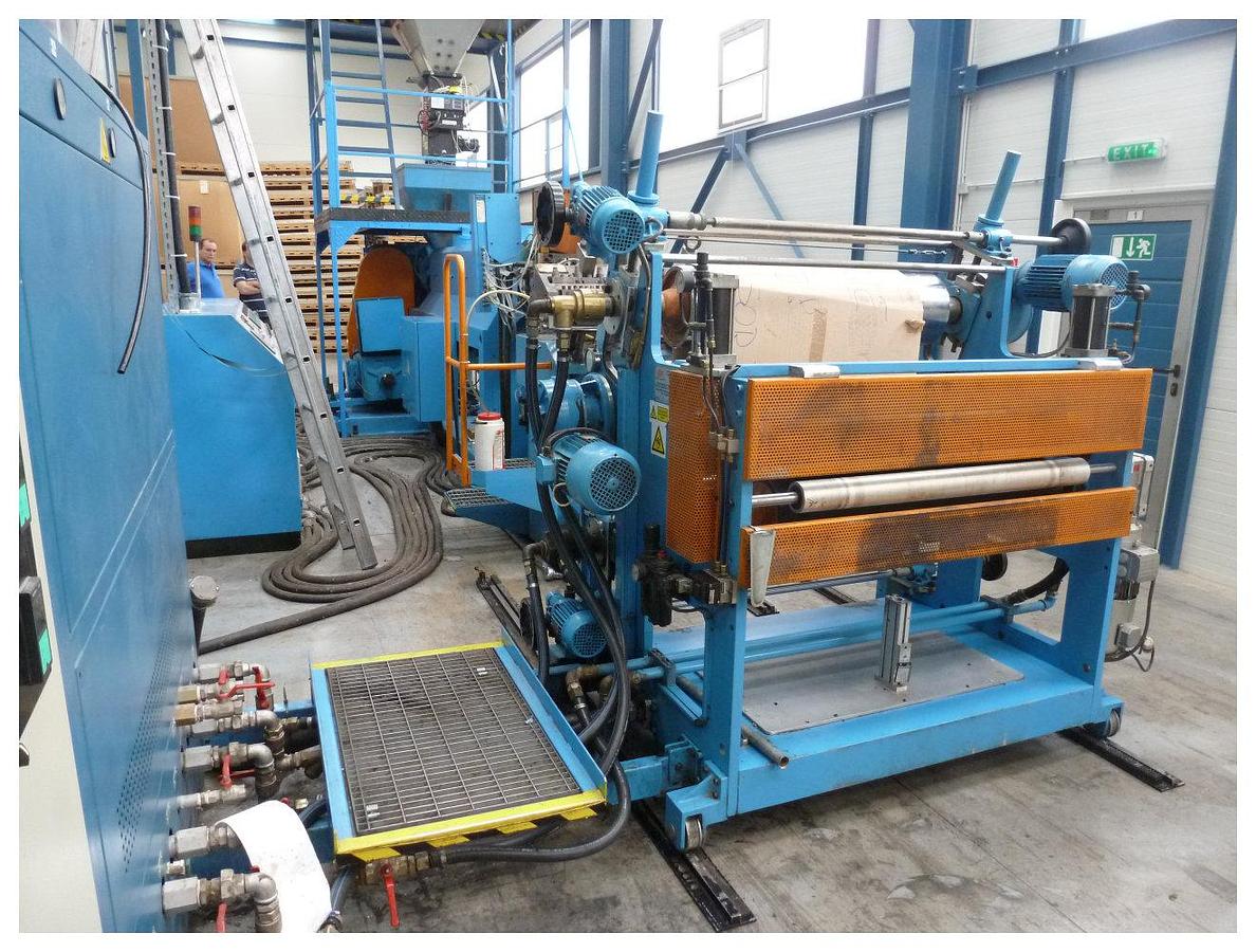 Used 1000mm Union 3 roll polishing stack with 250x350x350mm rolls. Model TAV1000.   1000mm wide close coupled 2 roll haul off Sella 3 zone pump group