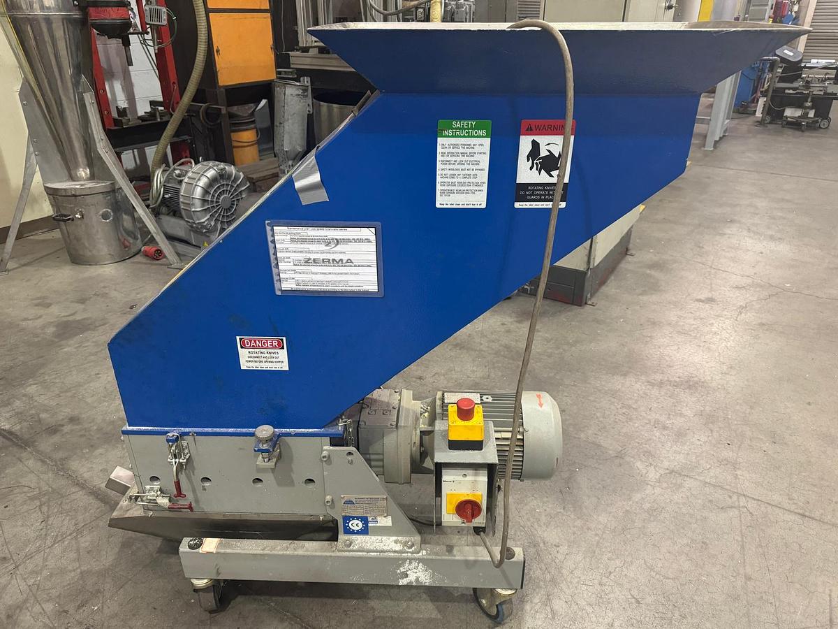 Used 350mm x 150mm wide Summit small granulator with hood. Mounted on wheels. 2009