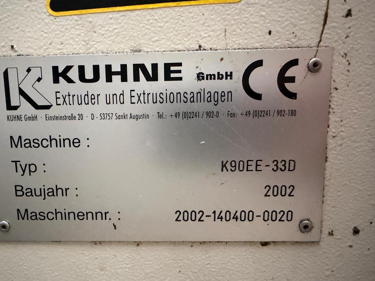 Used 90mm Kuhne extruder model K90EE-33D double vented with vacuum pump, screen changer and gear pump. 132kw ac motor with invertor. 2002