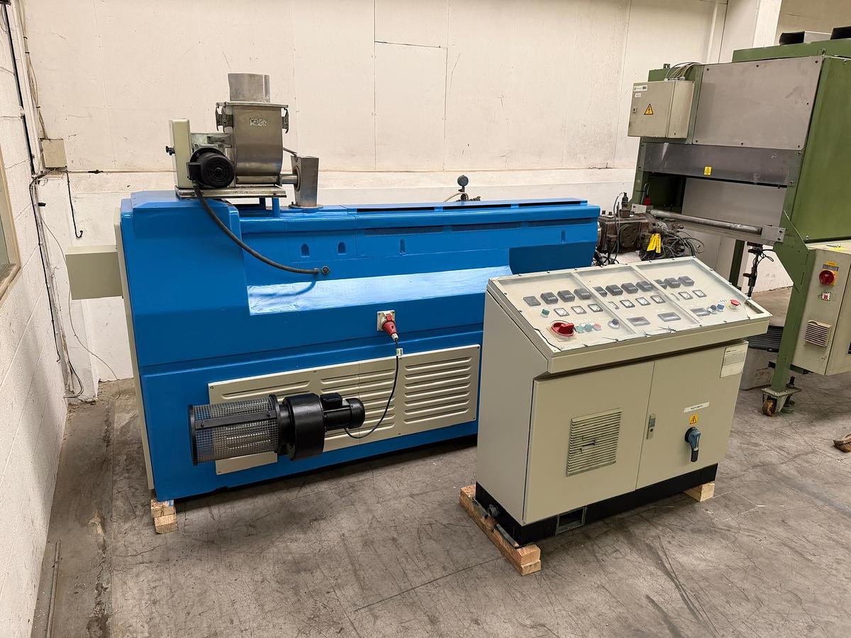 Used 70mm ( Circa) Covema extruder, vented with die head
