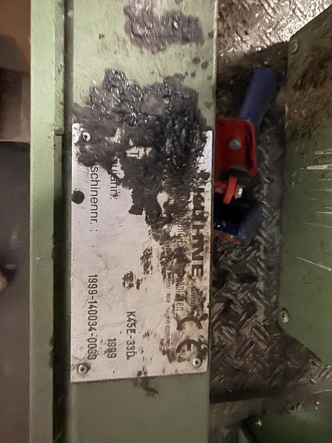 Used 45mm Kuhne single screw extruder model K45E-33D with 5.91:1 gearbox. Electrically heated, fan cooled barrel1999