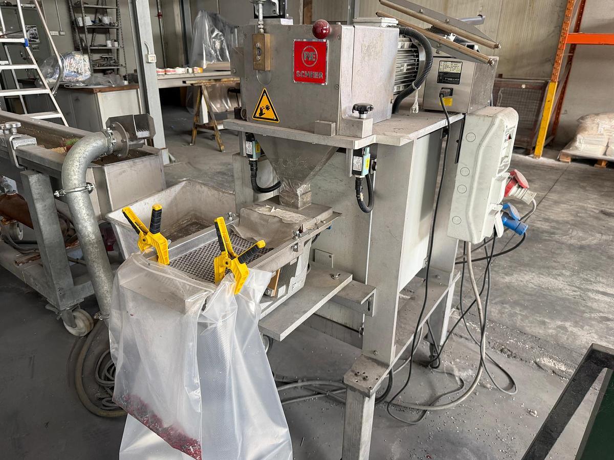Used 30mm Theysohn TSK030 44D co rotating twin screw compounding extruder with strand pelletiser. 2015