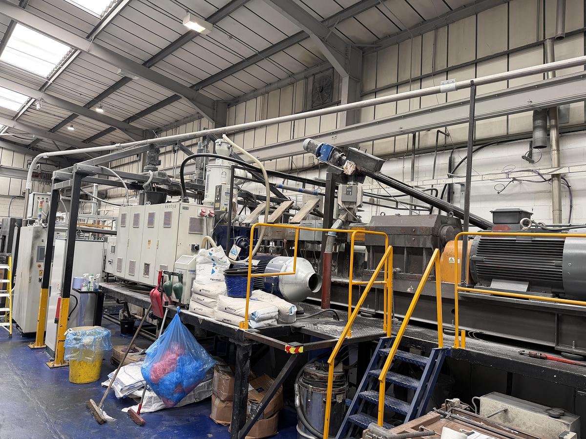 Used 1100mm wide Kentya coextrusion PET sheetlinewith 73mm twinscrew primary extruder, triple vented. 90kw AC motor, screen changer, gear pump 1100mm die, 3 roll stack, haul off, silicone bath, 2 state winder 2010