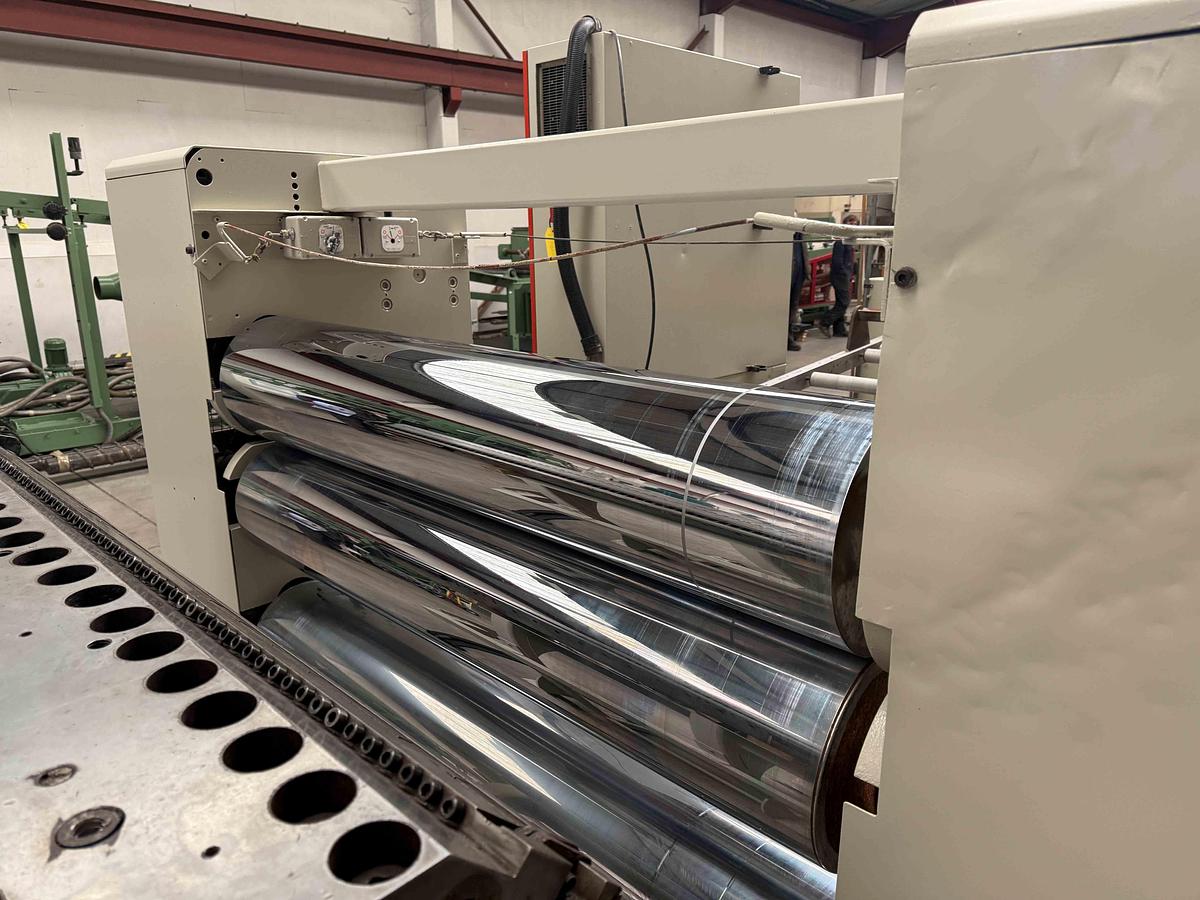 Used 1600mm wide Battenfeld 3 roll stack with hydraulic nip. Haul off and roll temps