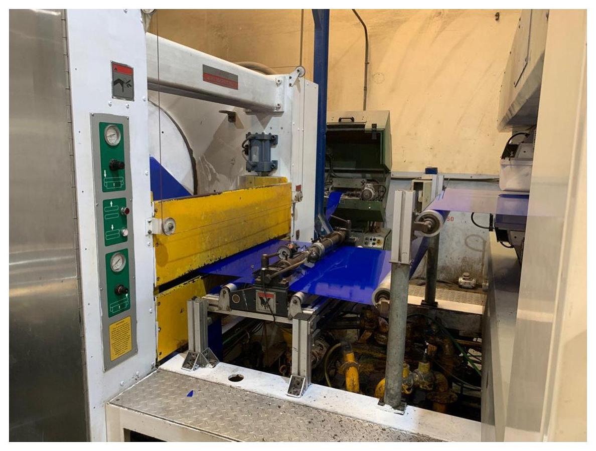 Used 1040mm Welex V-PET sheet extrusion line. 125mm ext with vac,s/changer, gear pump, 1040mm flex lip die, 300,600,600mm 3 roll stack, lam, scan, winder 2005