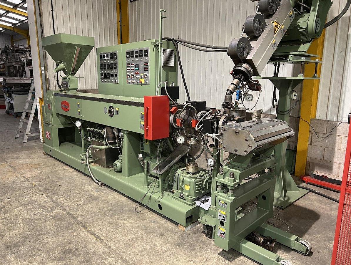 Used 1100mm Wide Welex Mega Sheet Extrusion Line. 90+50mm Extruders, 950mm Die, 1220mmMega Polishing Stack , Pump Group, Haul Off 1100mm Meaf Winder