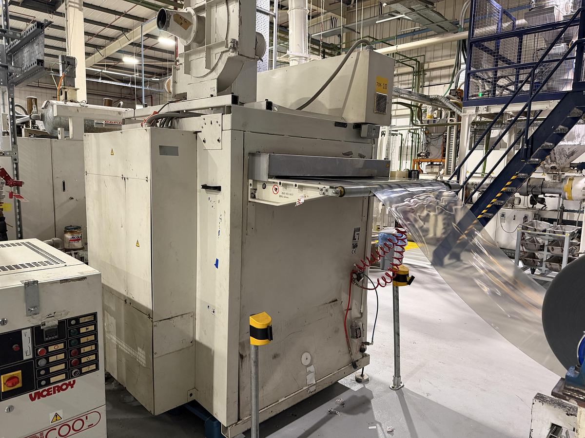 Used 900mm wide Illig preheater model VHW 90/2 with 2 heated rollers.