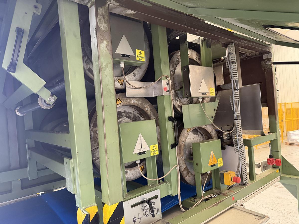 Used 720mm wide Illig preheater model VHW72/4 with 4 x heated rolls.