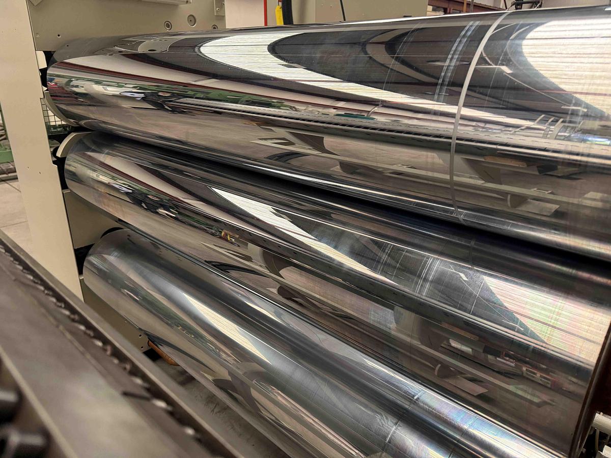 Used 1600mm wide Battenfeld 3 roll stack with hydraulic nip. Haul off and roll temps