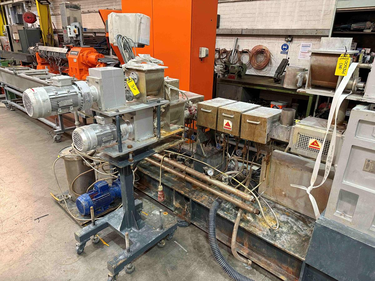 Used 52mm Useon Twin Screw Extruder 600rpm 90kw ac motor side feed/vent , S/Changer, strand die, Water Bath. Air Knife Lingod Pelletiser, Classifier. 2016