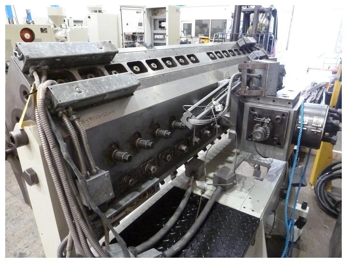 Used 1800mm wide Carraro flex lip multimanifold sheet die with ABC feedblock. 0.5-9mm die gap range. Conical feedblock replaceable inserts.