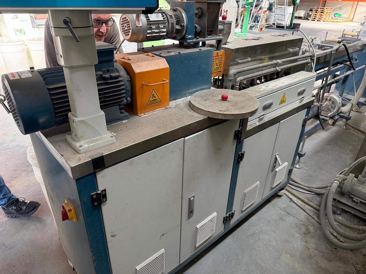 Used 22mm Nanjing lab twin screw co rotating compounding extrusion line 2024 40:1 10kw motor 600rpm
