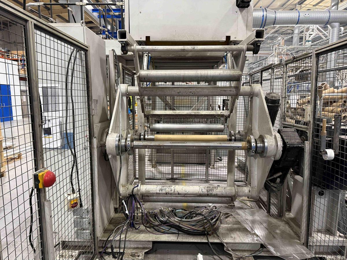 Used 1050mm wide Vacurema SML PET extrusion line with RGA 120mm extruder, 1050mm die and calender, haul off accumulator 2 station winder 2007