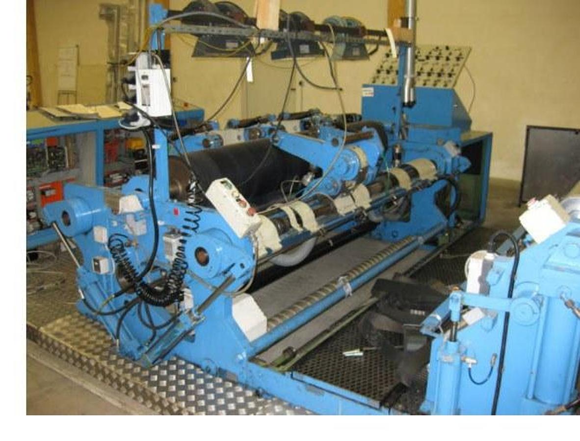 Used 2000mm Fuchs Slitter Rewinder, unwind max 1000mm, rewind max 600mm. Maximum speed 600m/min. 1986