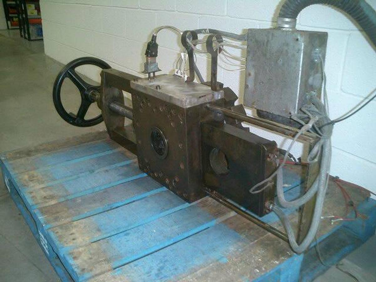 Used 90MM FALZONI MANUALLY OPERATED SCREEN CHANGER