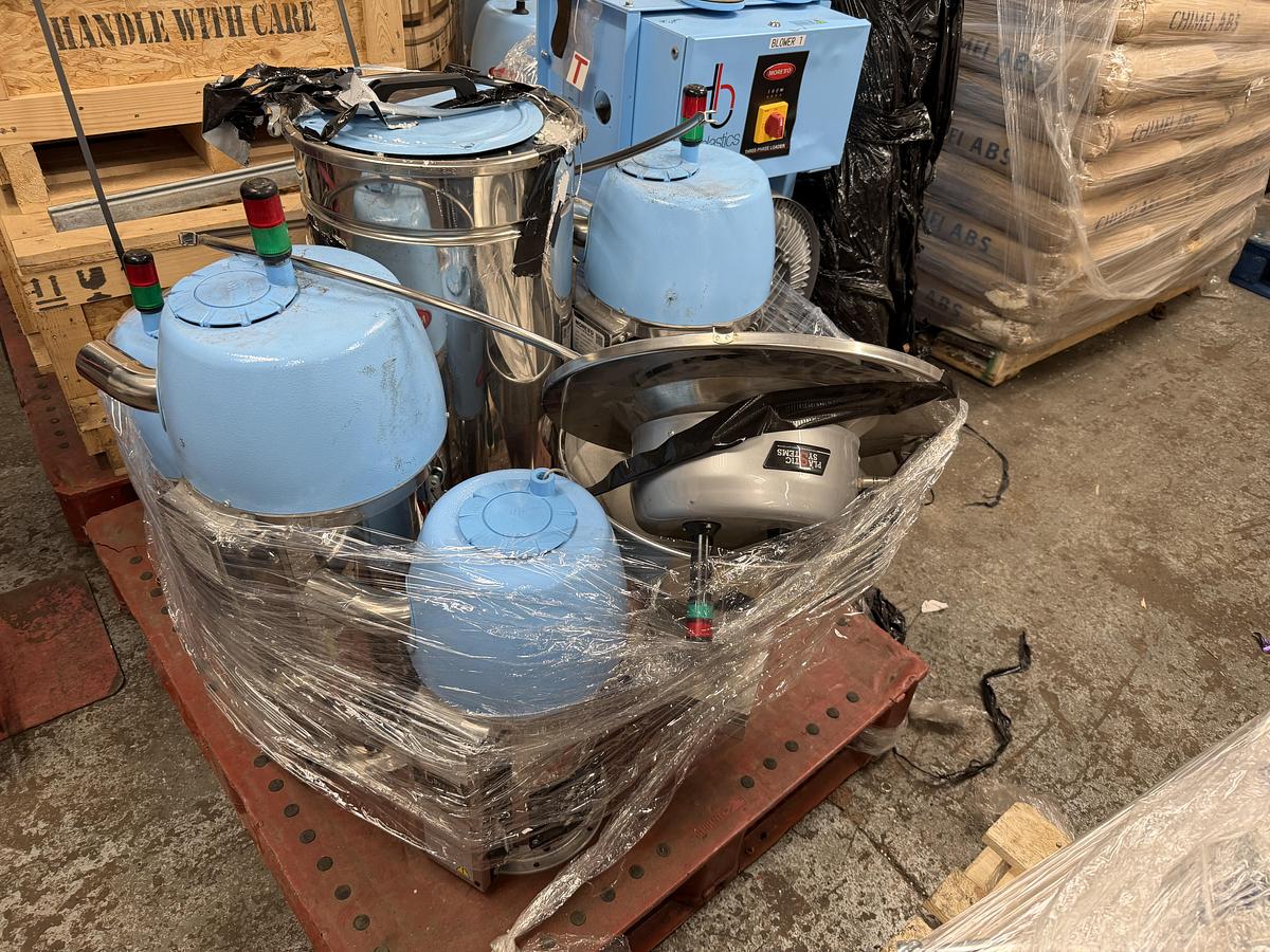 Used Moretto Hopper loaders and blowers. 