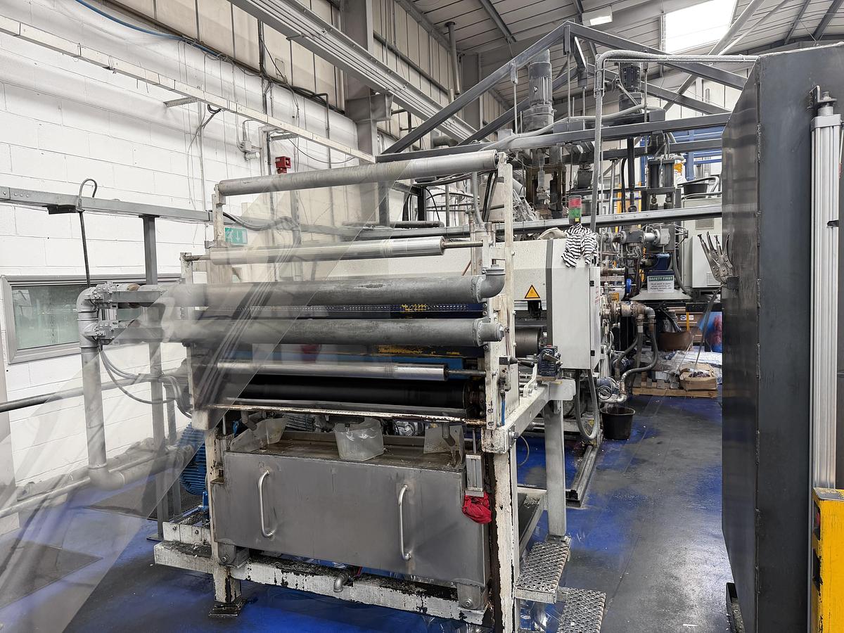 Used 1100mm wide Kentya coextrusion PET sheetlinewith 73mm twinscrew primary extruder, triple vented. 90kw AC motor, screen changer, gear pump 1100mm die, 3 roll stack, haul off, silicone bath, 2 state winder 2010