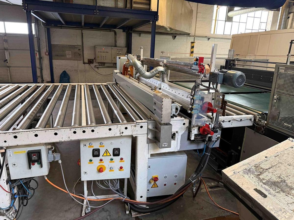 Used 2400mm wide Reifenhauser 3 roll polishing stack with thermoregulation, haul off. 2400mmx500mm individual drives. Variable speed haul off. In line knives.