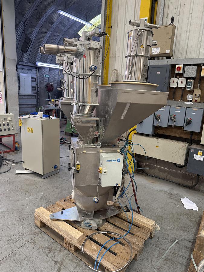 Used 4 component Colortronic gravimetric blender model UB975 with controls 2021