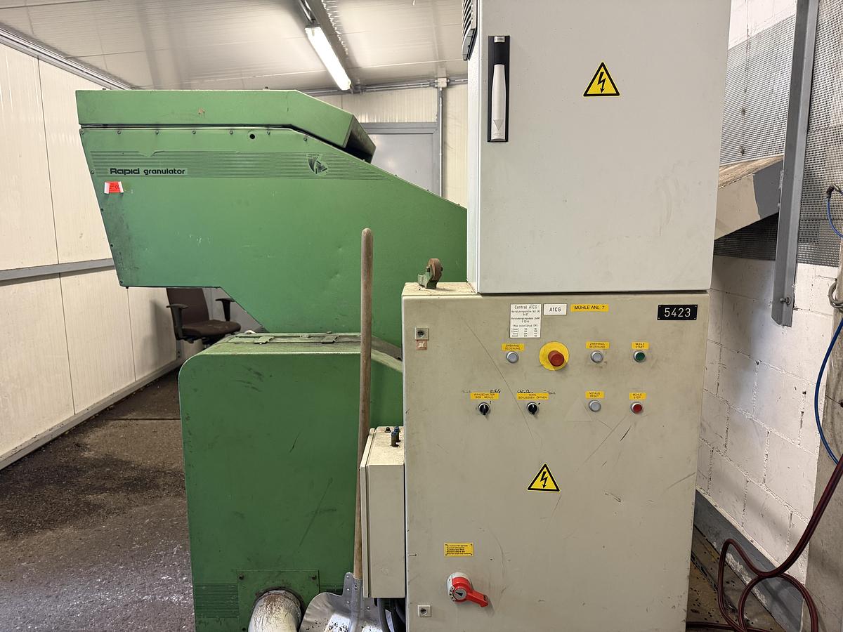 Used 800mm wide Rapid GK8045 KURF granulator with 45kw motor and 5 blade rotor. Nip rolls. Soundproofed with upgraded control panel 1995