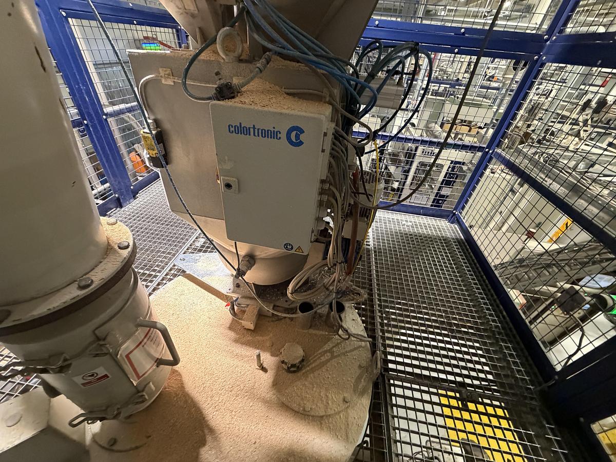 Used 4 component Colortronic gravimetric blender model UB975