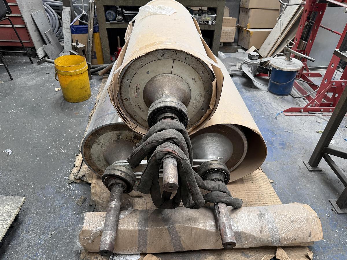 Used 1100mm wide Kentya coextrusion PET sheetlinewith 73mm twinscrew primary extruder, triple vented. 90kw AC motor, screen changer, gear pump 1100mm die, 3 roll stack, haul off, silicone bath, 2 state winder 2010
