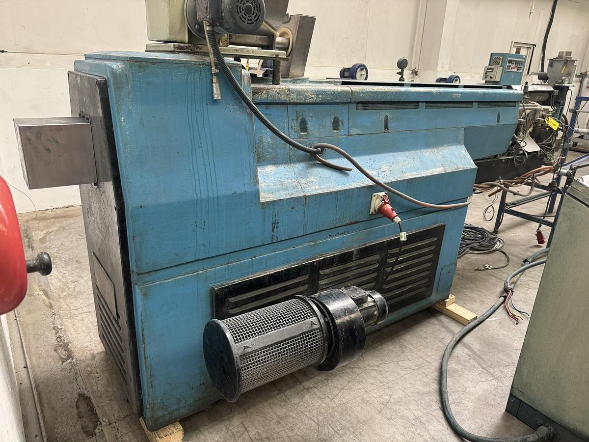 Used 70mm ( Circa) Covema extruder, vented with die head