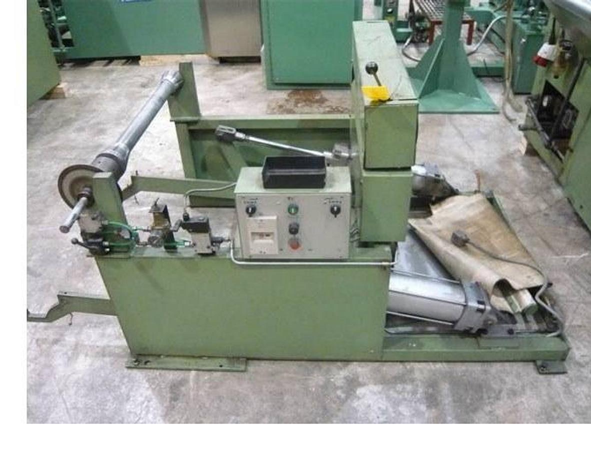 Used 350mm X 500mm Wide Illig RV53, vacuum forming machine With Steel Rule Punch Station, and stacker. 1989. Movable bottom platen.