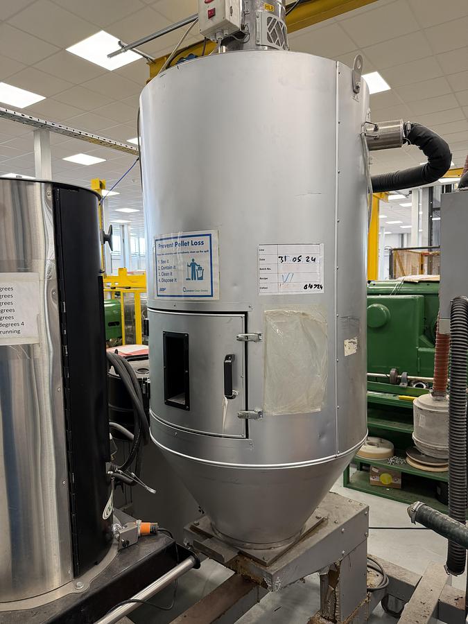 Used 300litre Vismec model Dryplus 080 6kw. Dehumidifying dryer 2017