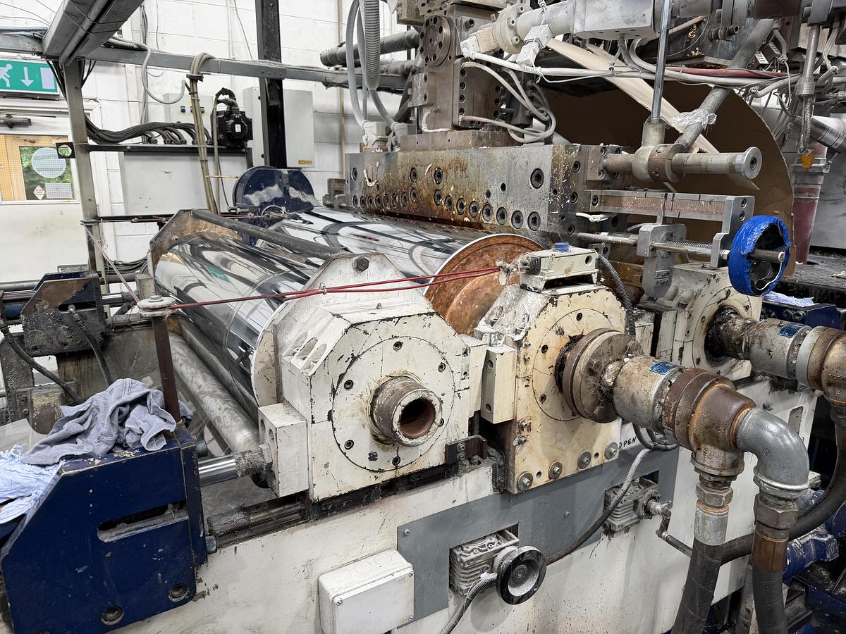 Used 1100mm wide Kentya coextrusion PET sheetlinewith 73mm twinscrew primary extruder, triple vented. 90kw AC motor, screen changer, gear pump 1100mm die, 3 roll stack, haul off, silicone bath, 2 state winder 2010