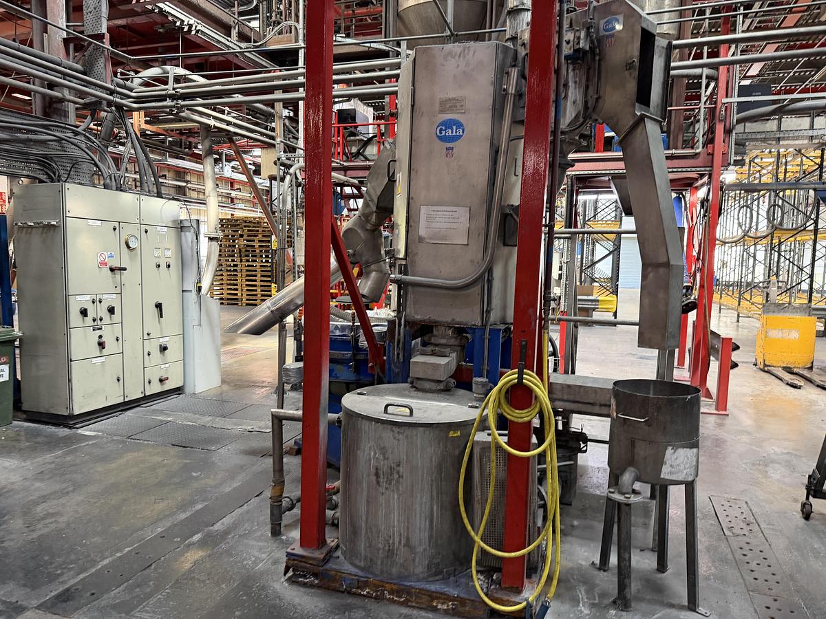 Used 50mm Coperion ZSK 50MC twin screw compounding line 44D. 215kw motor. 1200rpm screw speed. Brabender feeders, Gala PAC model 6 pelletiser Year 2000