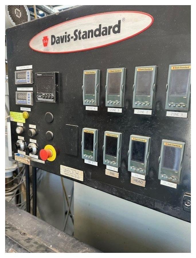 Used 75mm Davis Standard Euro Blue II single screw extruder with 50hp AC motor with invertor. 25D. Non vented 2008