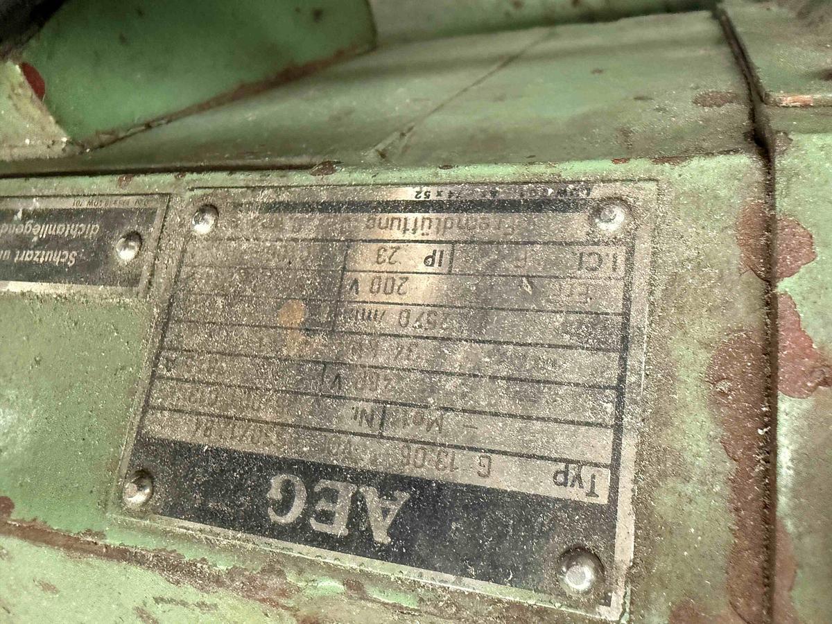 Used 60mm Kuhne single screw extruder with 37kw dc motor and drive with temperature control panel. 1985