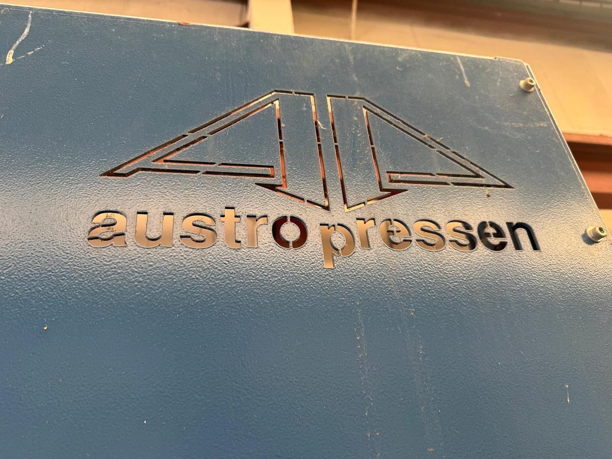 Used 1200mm wide Austropressen Roll splitting machine 2021 Model RS12 with guarding