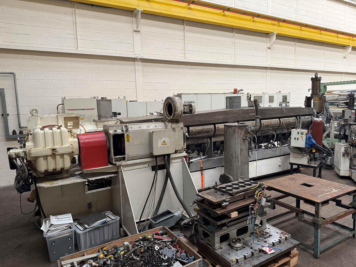 Used 175mm Erwepa Davis Standard Single Screw Extruder Vented. 350kw Dc Motor With Drive. Electrically Heated Barrel, Screen Changer, Gear Pump 1996