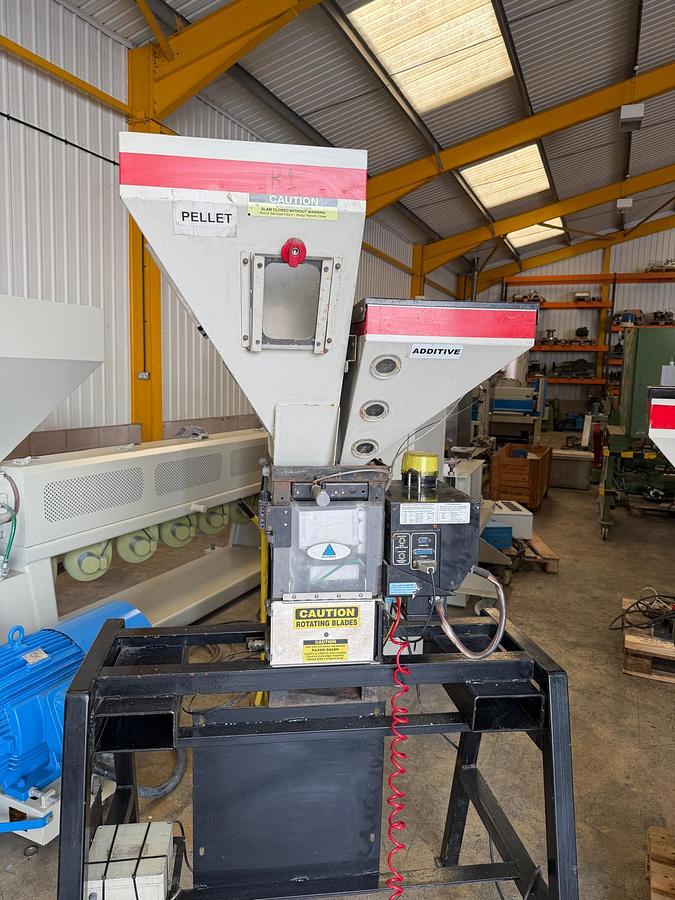 Used 4 component Maguire blender model WSB140 gravimetric blender.
