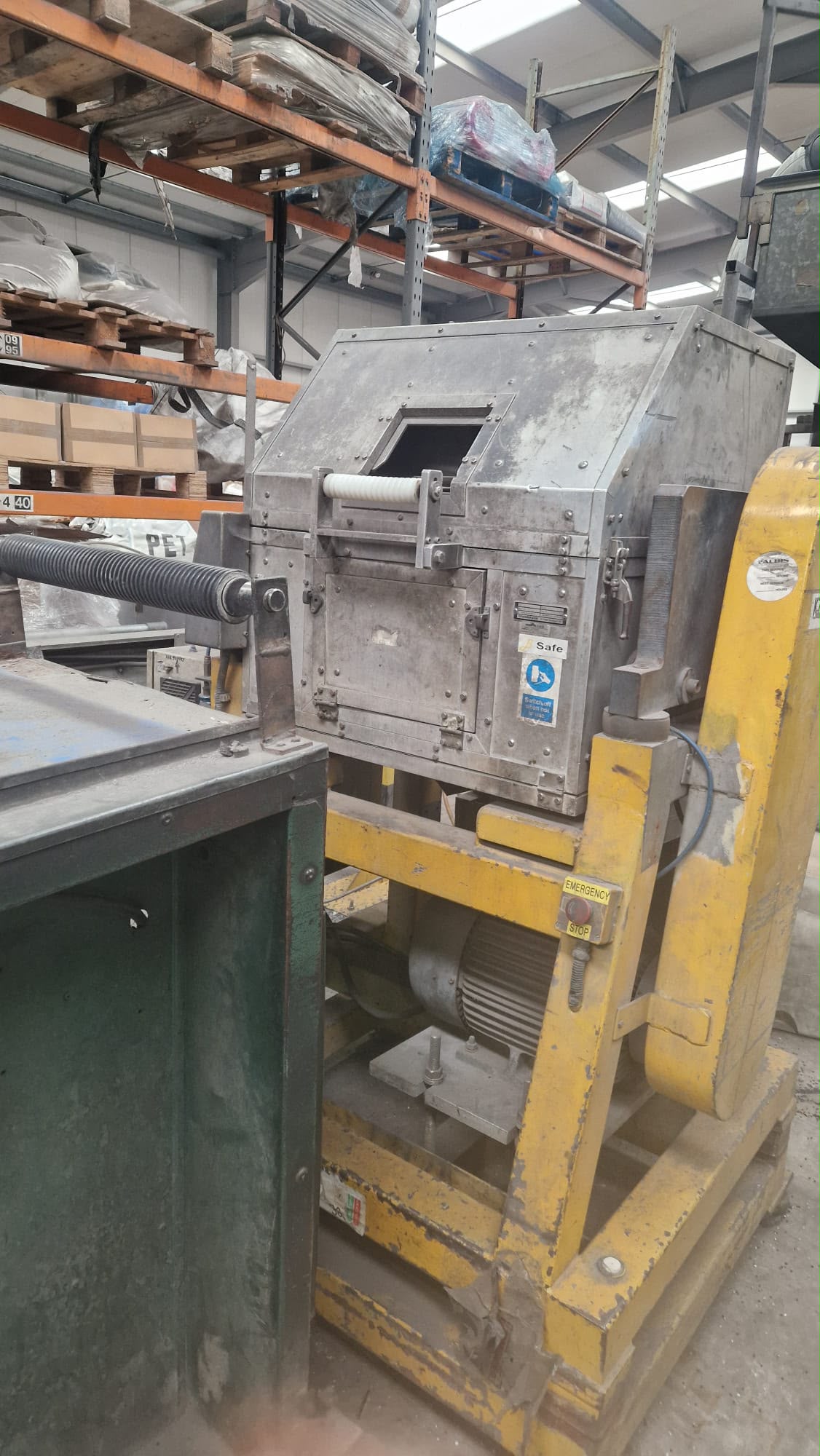 Used 100mm KweenB single screw pelletising line with vent. AC motor, Cresta Screen changer with strand die head, water bath, air knife and Scheer 200 pelletiser. Sieve