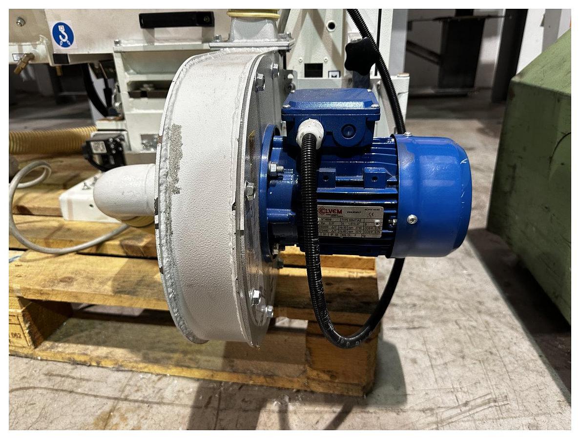 Used 220mm x 200mm Tria auger fed granulator with soundproofing and fan extract.  Model JMC 22-20. Year 2015