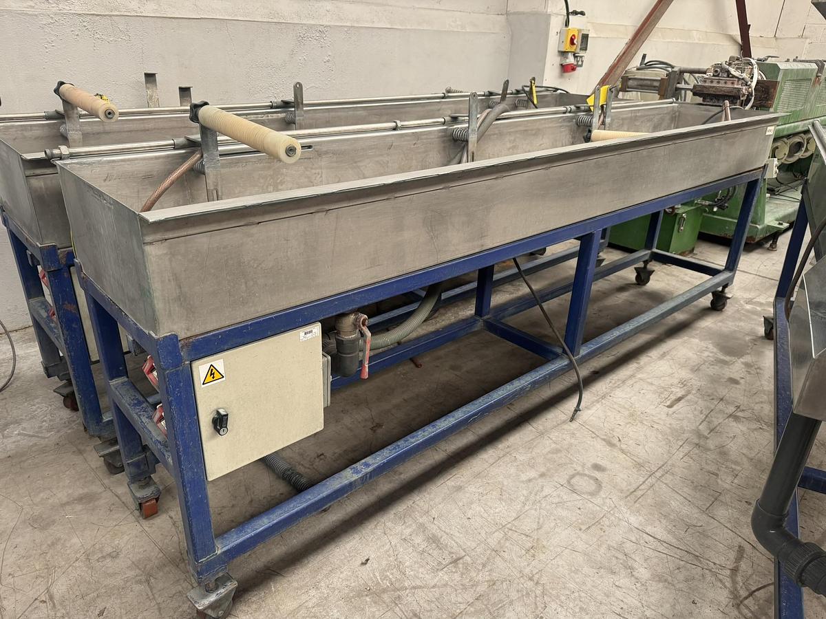 Used 2965x 490 x 250mm water bath